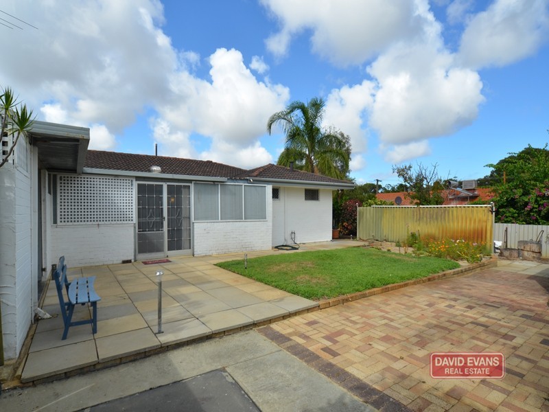 9 Huntsville Crt, Wanneroo WA 6065