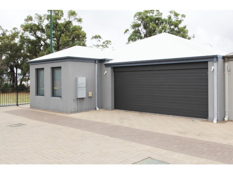 4/2 Marathon Loop, Madeley WA 6065