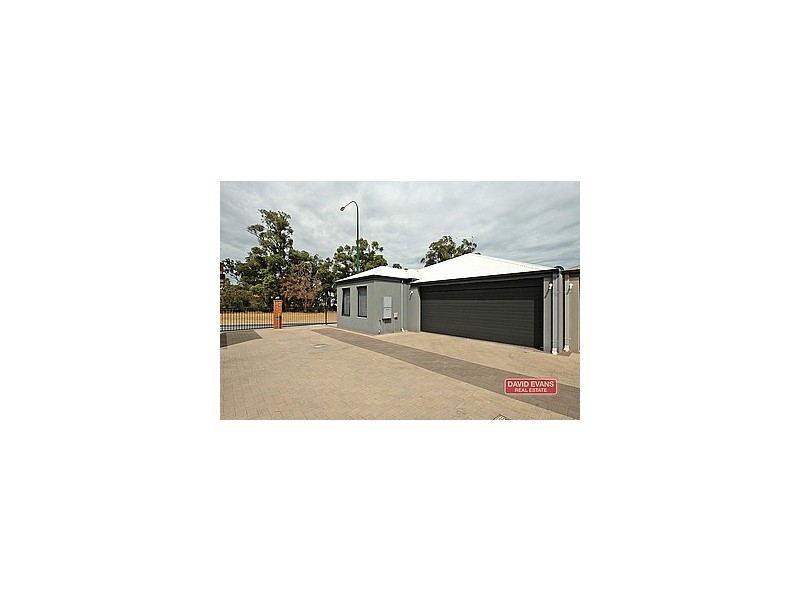 4/2 Marathon Loop, Madeley WA 6065