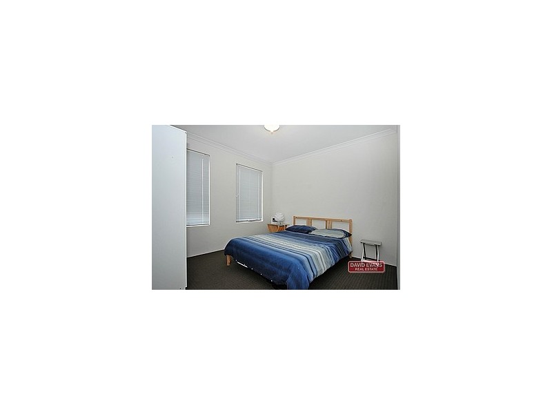 4/2 Marathon Loop, Madeley WA 6065