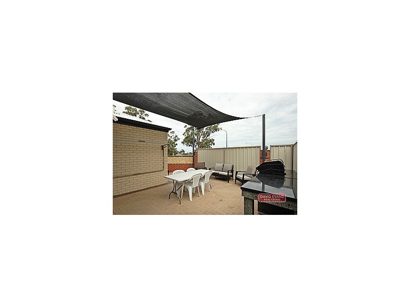 4/2 Marathon Loop, Madeley WA 6065