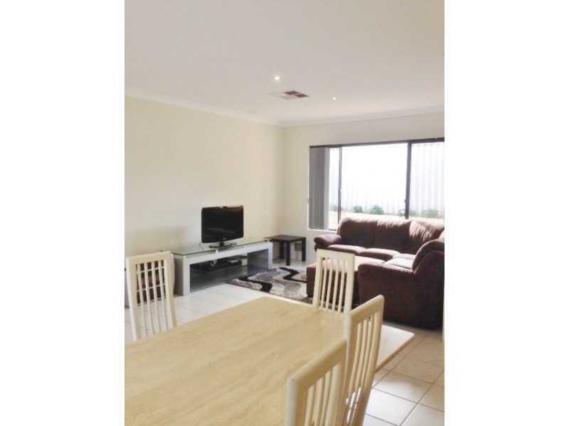 10 Beeston Crescent, Marangaroo WA 6064