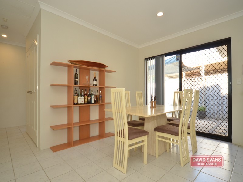 10 Beeston Crescent, Marangaroo WA 6064