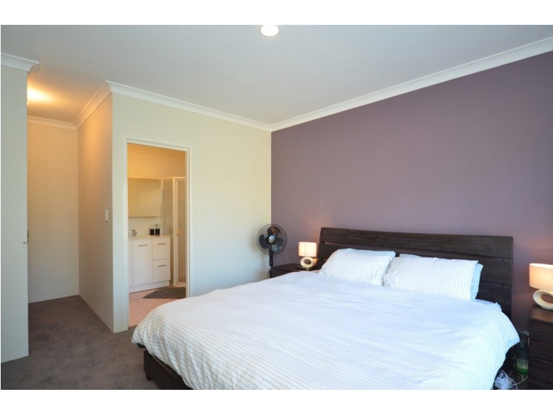 10 Beeston Crescent, Marangaroo WA 6064