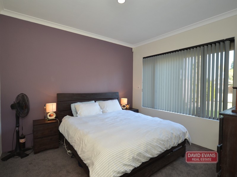 10 Beeston Crescent, Marangaroo WA 6064