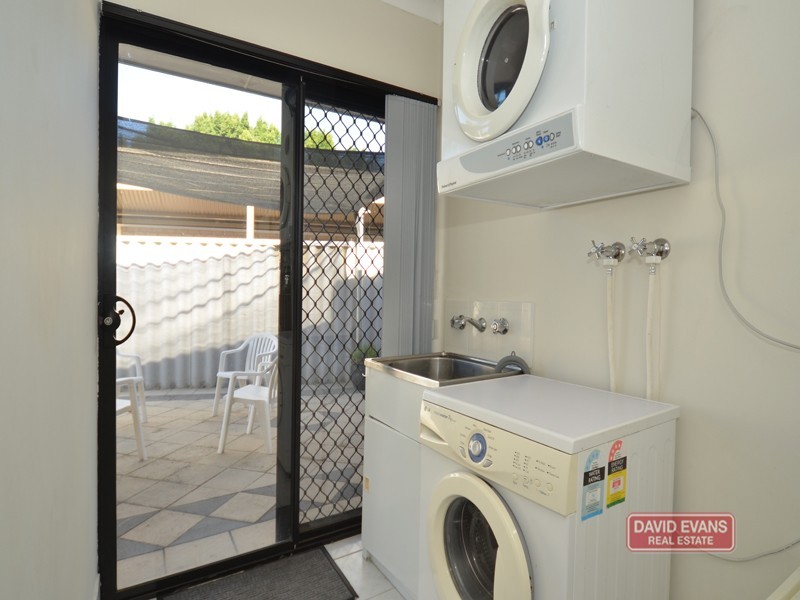 10 Beeston Crescent, Marangaroo WA 6064