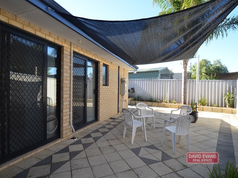 10 Beeston Crescent, Marangaroo WA 6064
