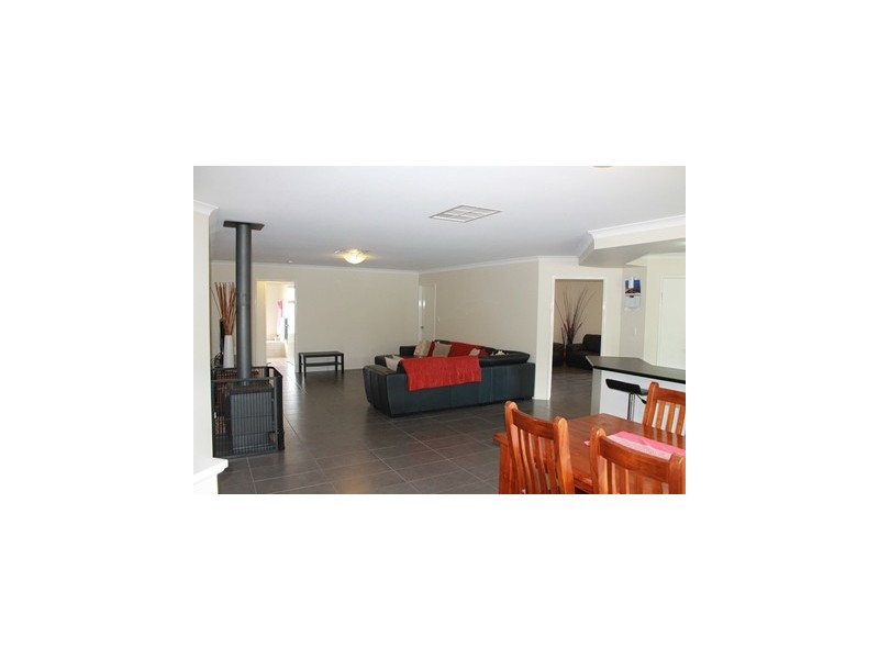 120 Paperbark Ave, Gabbadah WA 6041