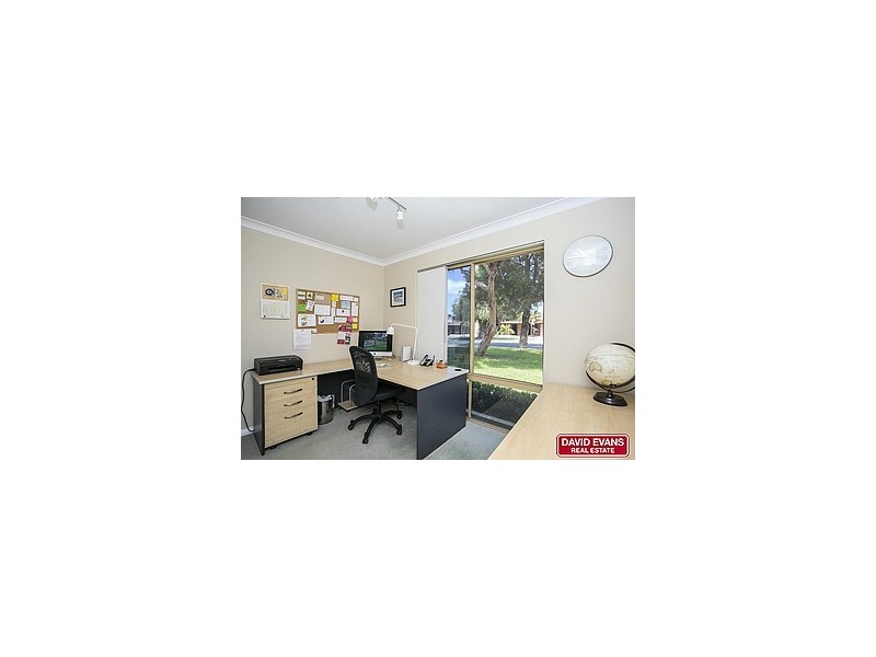 25 Knightsbridge Crescent, Mullaloo WA 6027