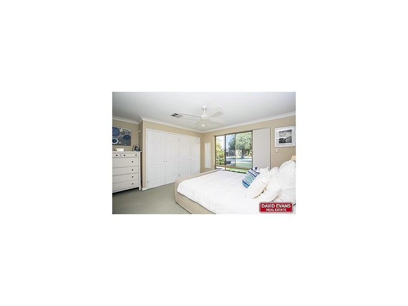 25 Knightsbridge Crescent, Mullaloo WA 6027