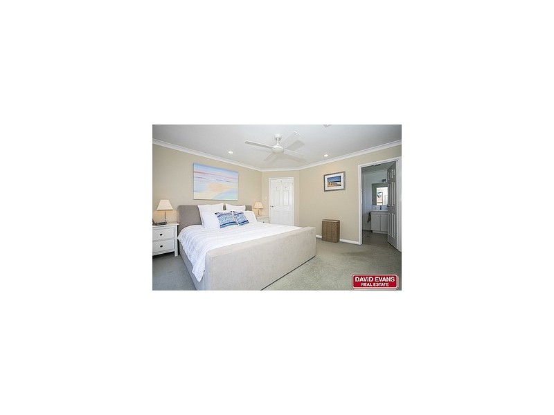 25 Knightsbridge Crescent, Mullaloo WA 6027