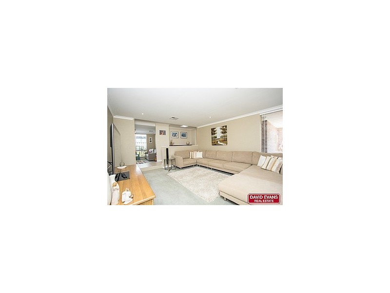 25 Knightsbridge Crescent, Mullaloo WA 6027