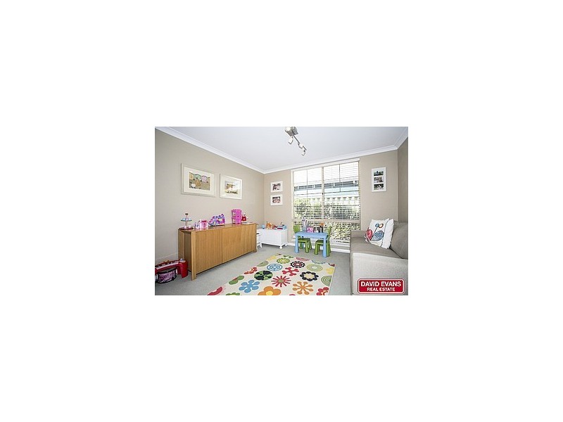 25 Knightsbridge Crescent, Mullaloo WA 6027