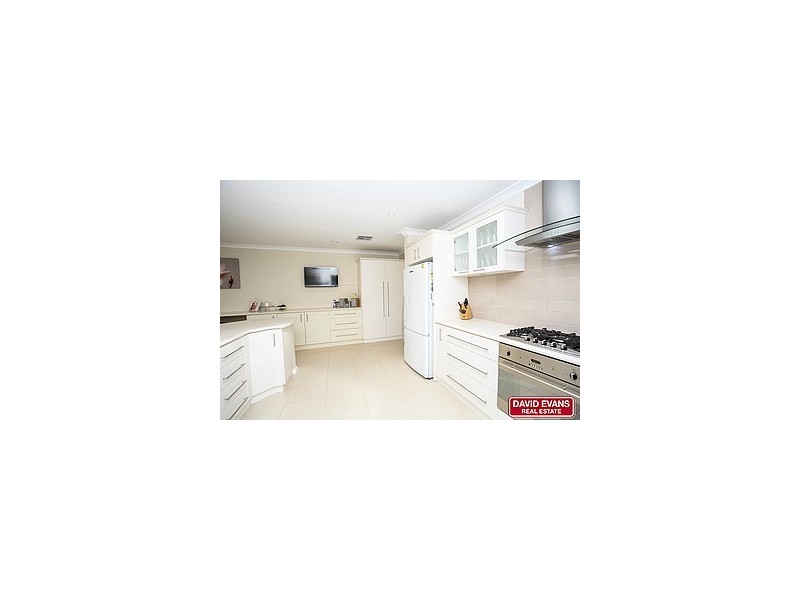 25 Knightsbridge Crescent, Mullaloo WA 6027