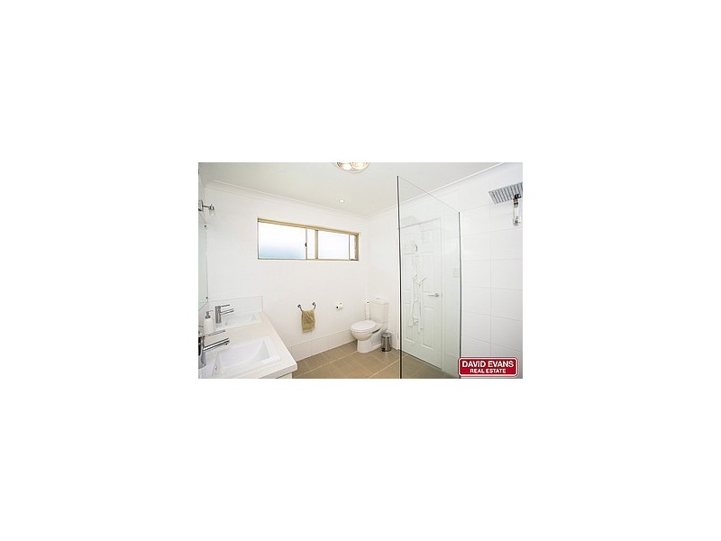 25 Knightsbridge Crescent, Mullaloo WA 6027