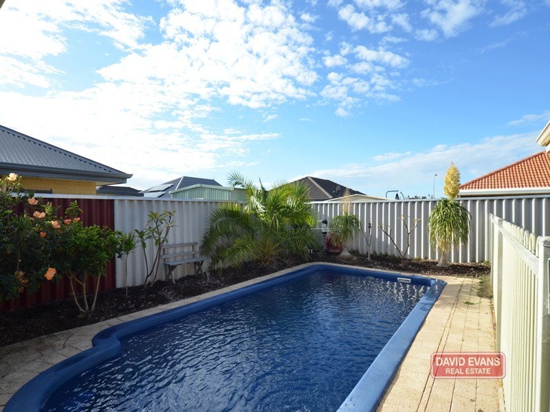 12 Alpina Promenade, Banksia Grove WA 6031