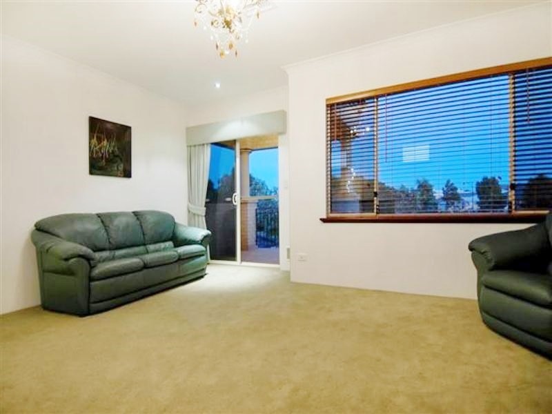 1 Kyby Place, Carramar WA 6031
