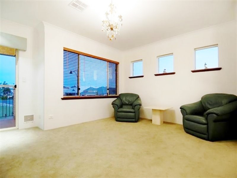 1 Kyby Place, Carramar WA 6031