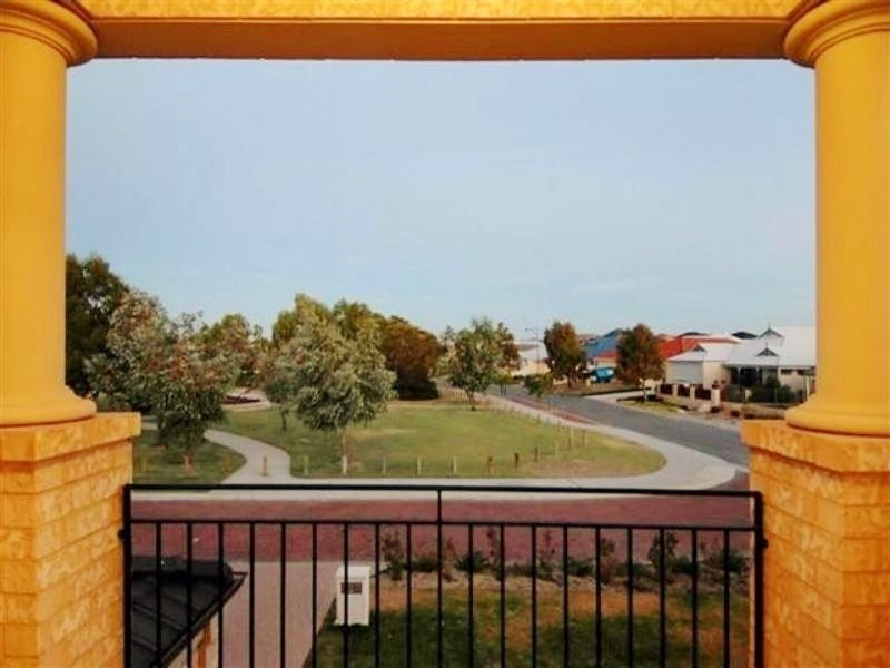 1 Kyby Place, Carramar WA 6031