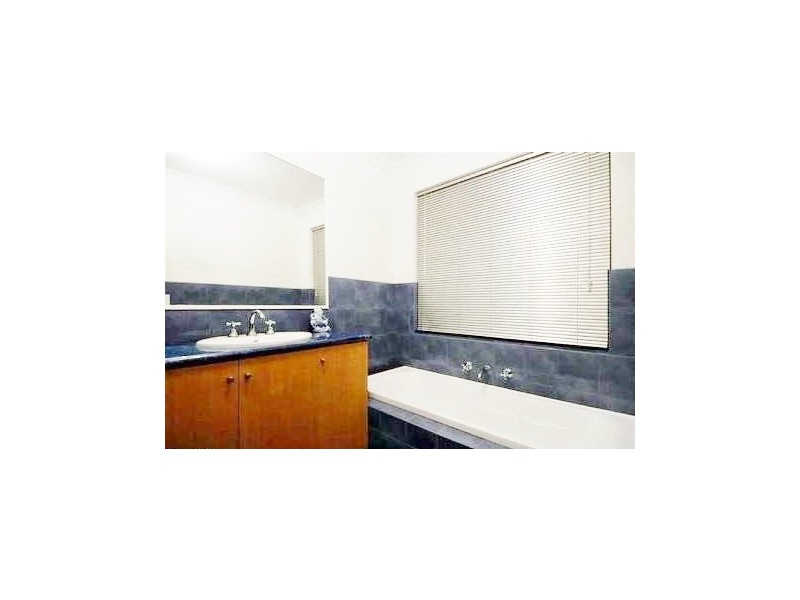 1 Kyby Place, Carramar WA 6031