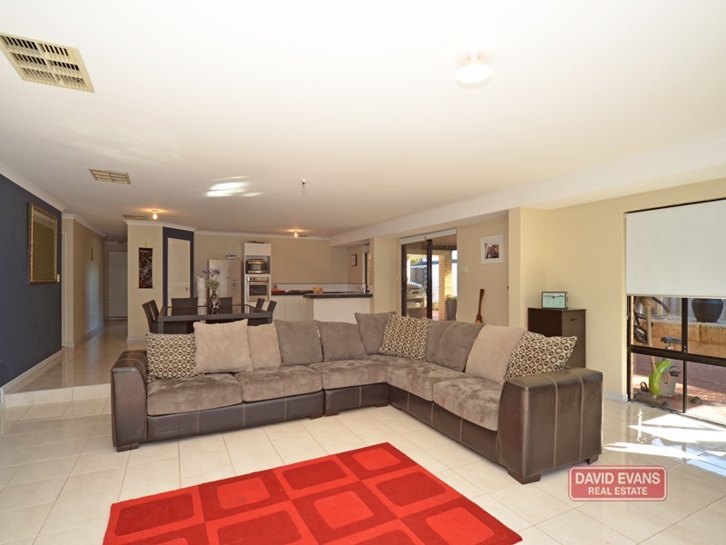 12 Cheriton Drive, Carramar WA 6031