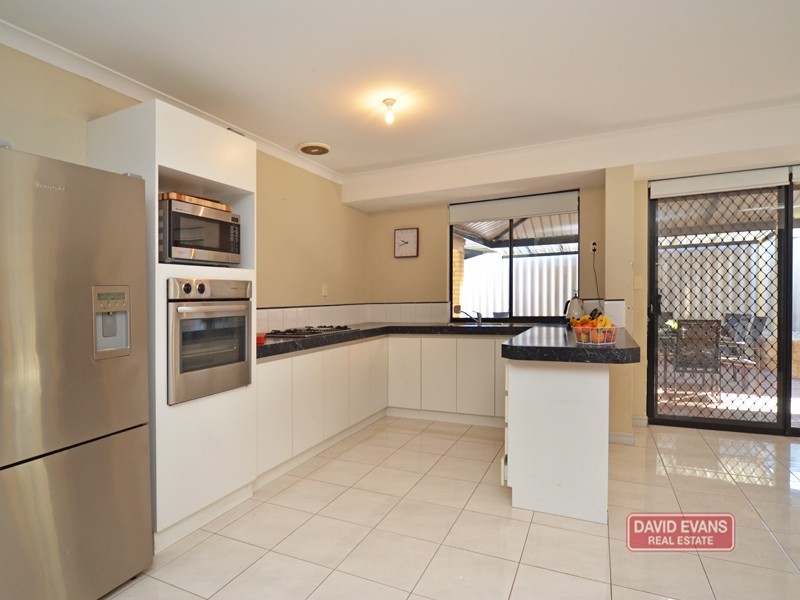 12 Cheriton Drive, Carramar WA 6031