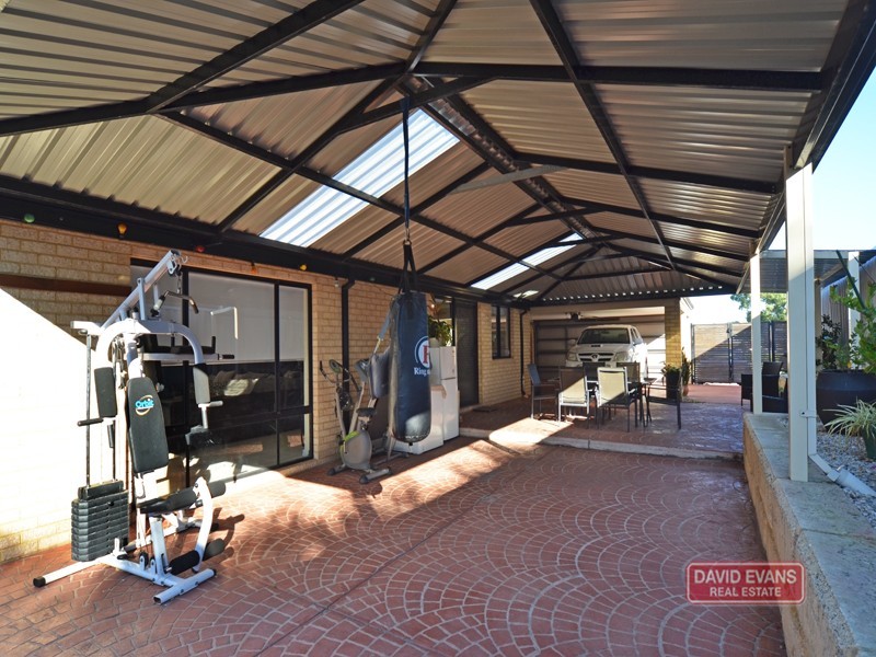 12 Cheriton Drive, Carramar WA 6031