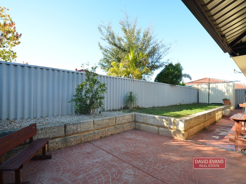 12 Cheriton Drive, Carramar WA 6031