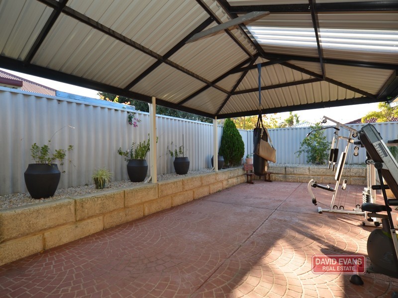12 Cheriton Drive, Carramar WA 6031