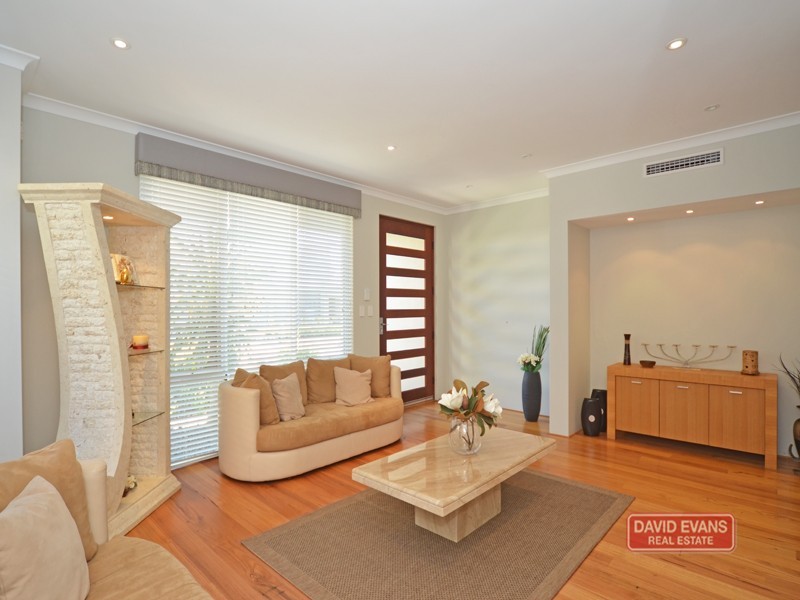 8 Auger Way, Alkimos WA 6038