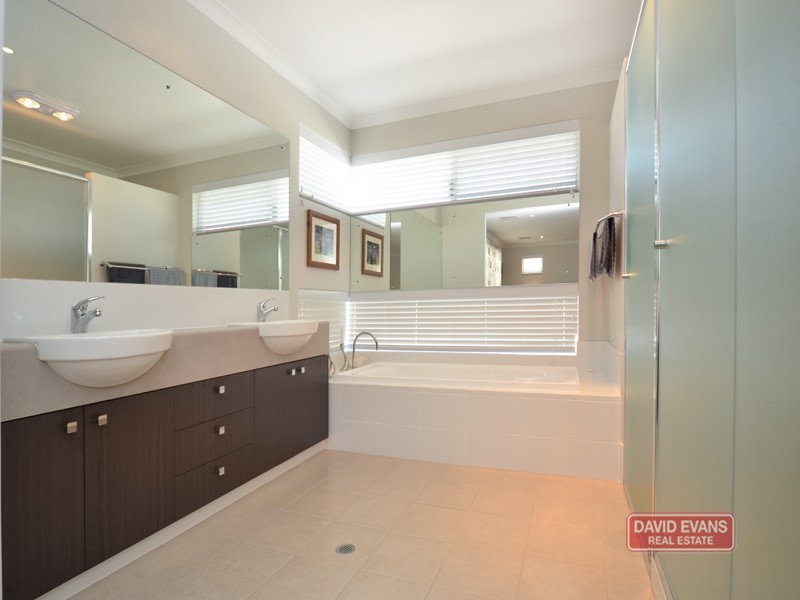 8 Auger Way, Alkimos WA 6038