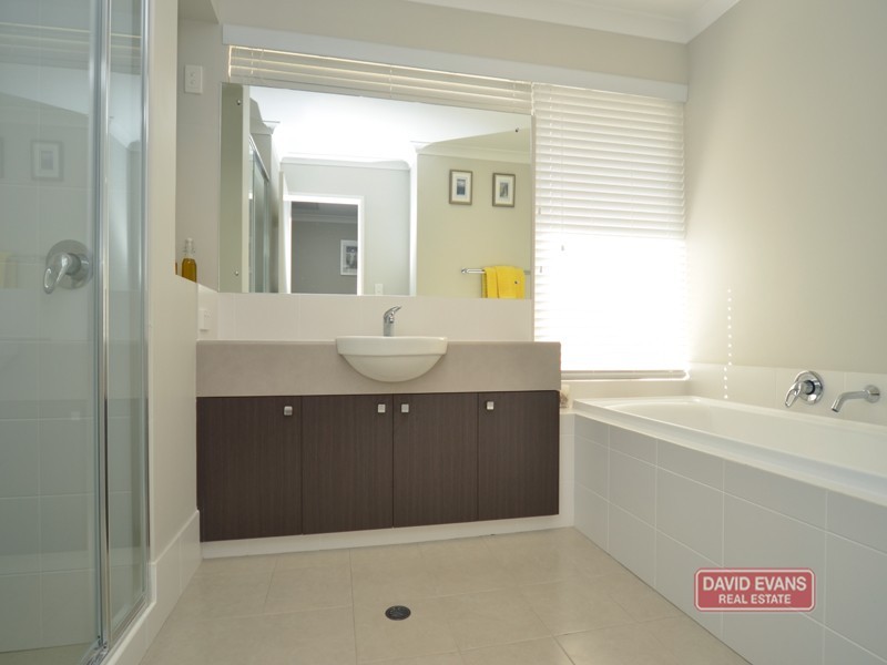 8 Auger Way, Alkimos WA 6038