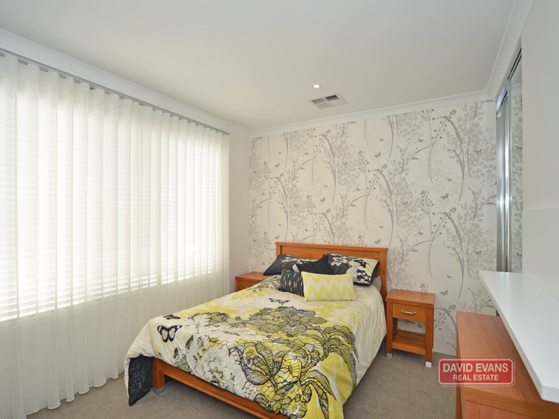 8 Auger Way, Alkimos WA 6038