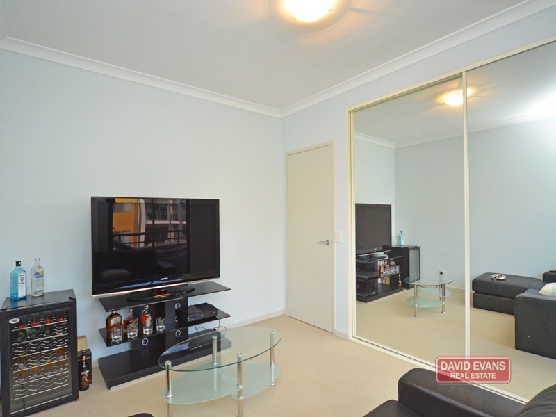 81/12 Citadel Way, Currambine WA 6028