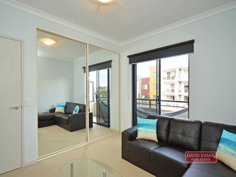 81/12 Citadel Way, Currambine WA 6028