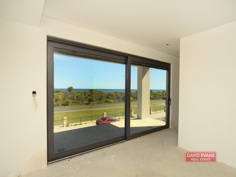 21 Fairhaven Terrace, Hillarys WA 6025