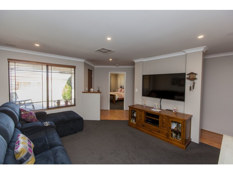 39 Compar Road, Banksia Grove WA 6031