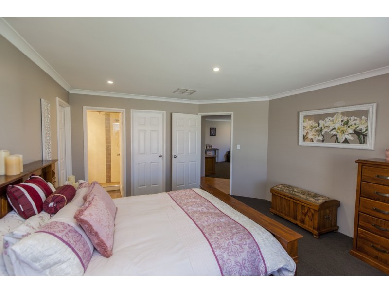 39 Compar Road, Banksia Grove WA 6031