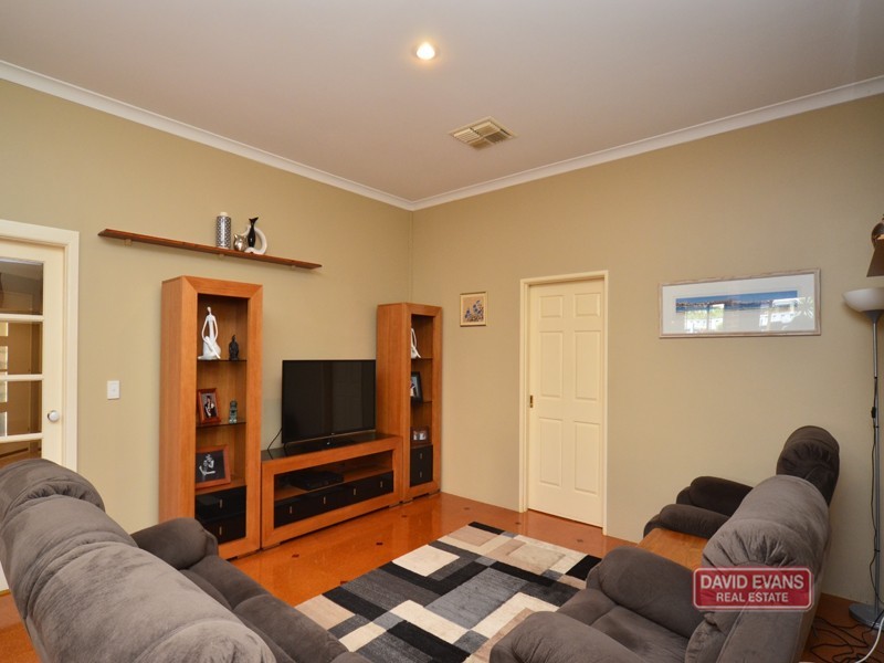 4 Sedgley Close, Landsdale WA 6065