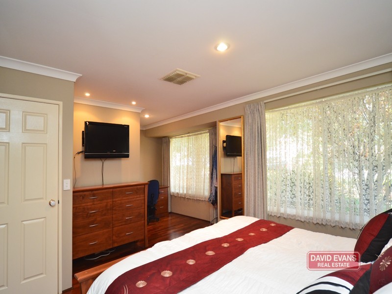 4 Sedgley Close, Landsdale WA 6065