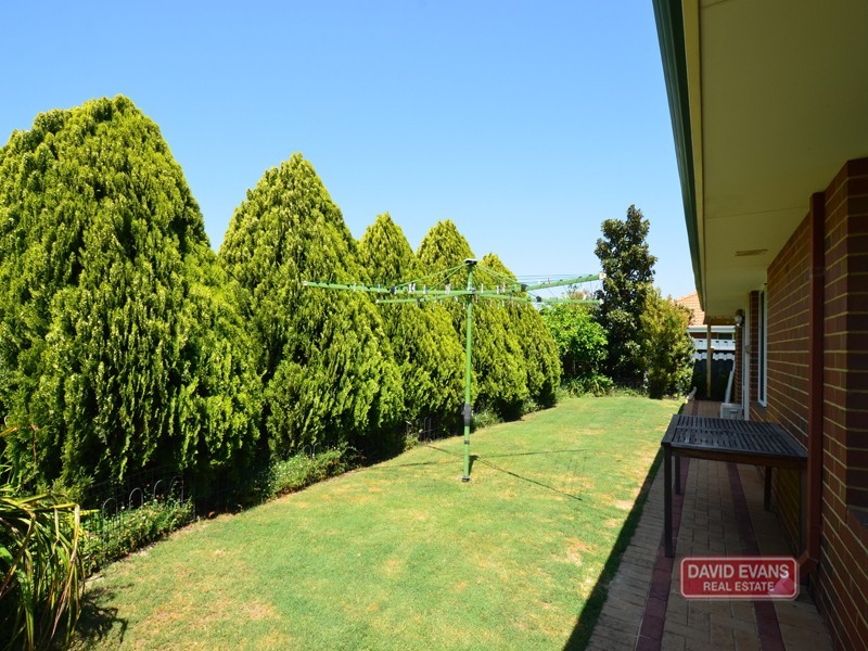 4 Sedgley Close, Landsdale WA 6065