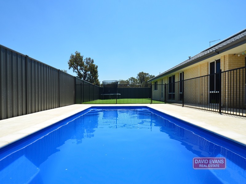 23 Wallangarra Road, Carramar WA 6031