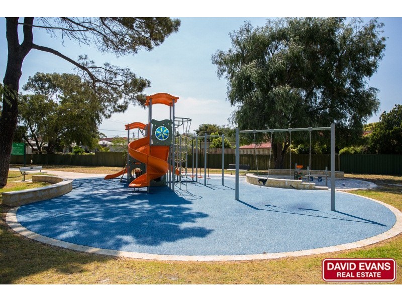 3 Stanford Road, Kallaroo WA 6025