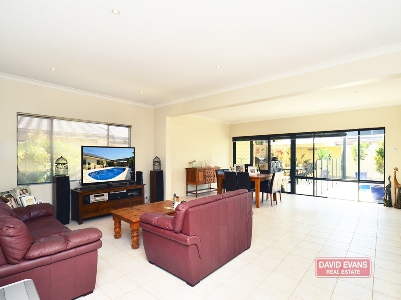 12 Kinta Way, Tapping WA 6065