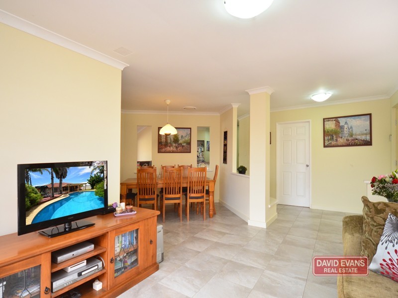 7 Callander Avenue, Kinross WA 6028