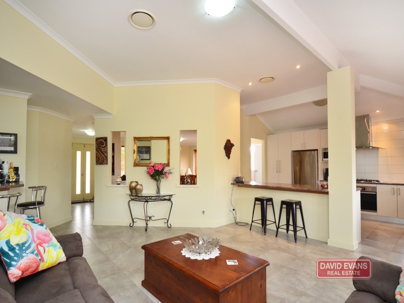 7 Callander Avenue, Kinross WA 6028