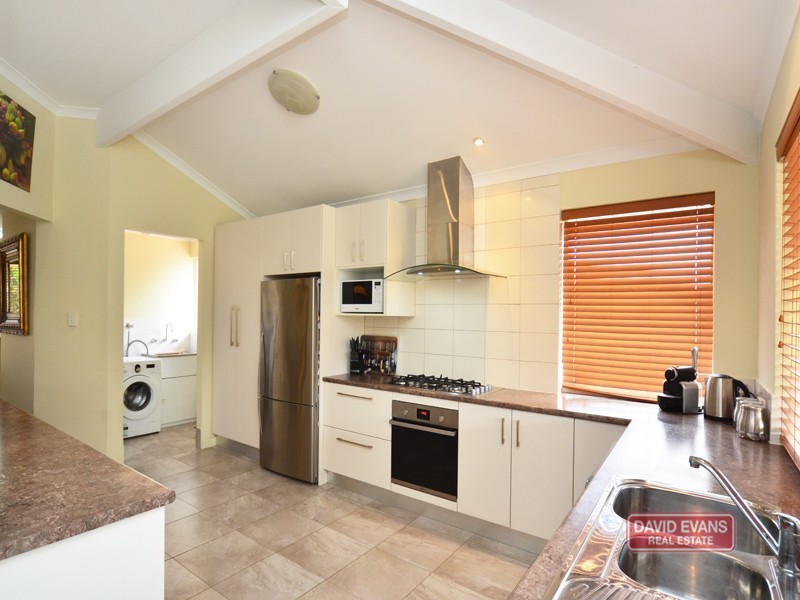 7 Callander Avenue, Kinross WA 6028