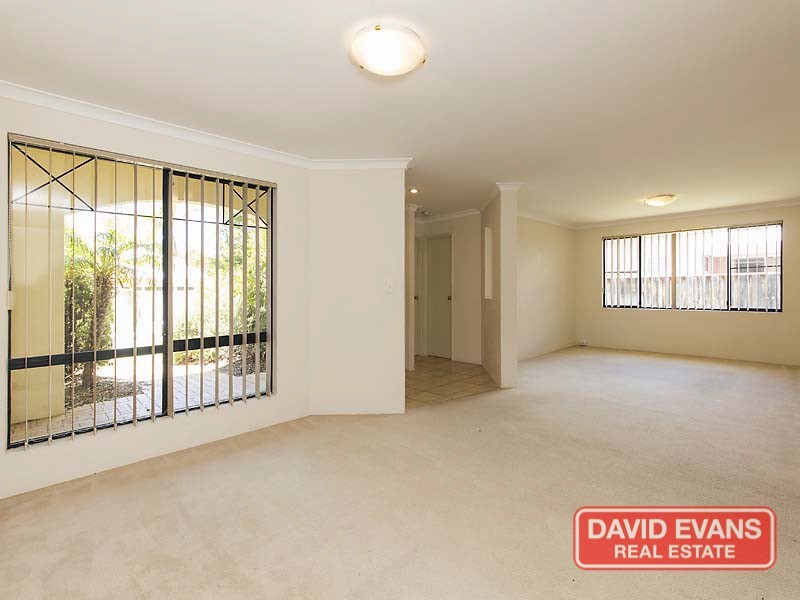 16 Tyneside Grove, Currambine WA 6028