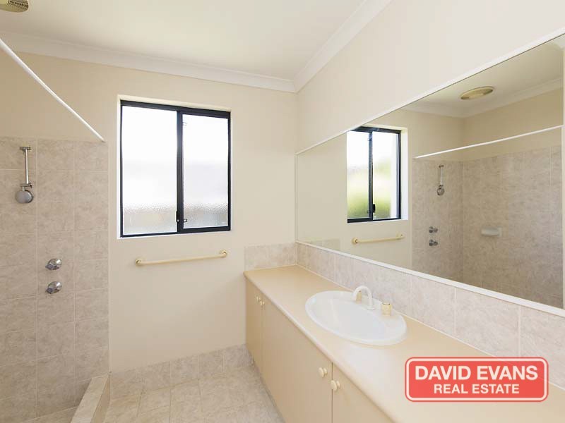 16 Tyneside Grove, Currambine WA 6028