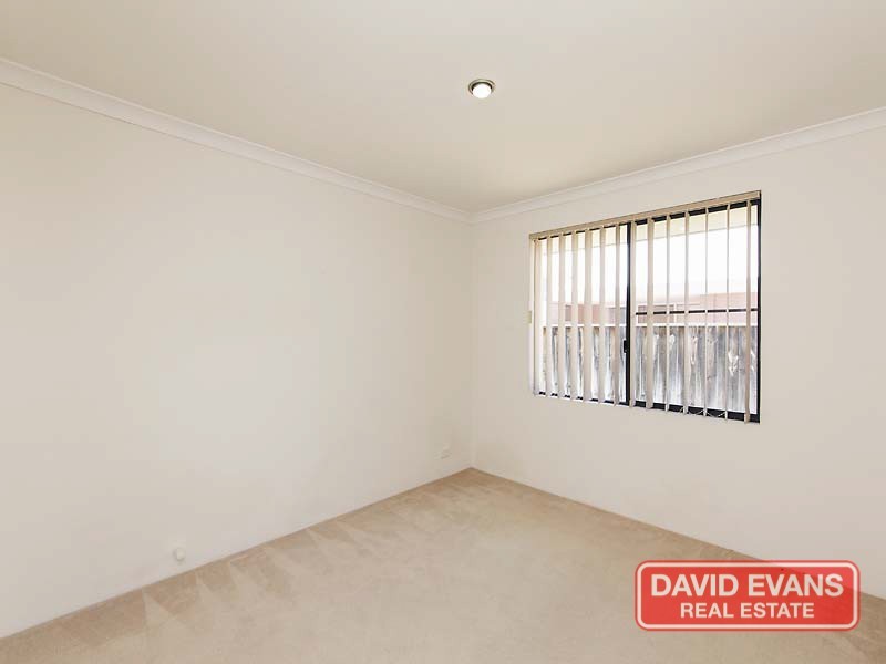 16 Tyneside Grove, Currambine WA 6028